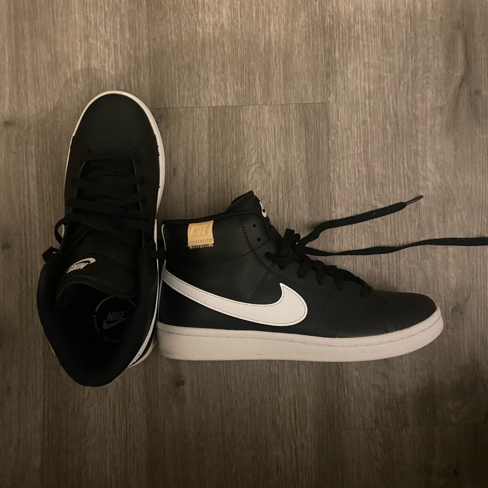 Woman’s Nike Shoes